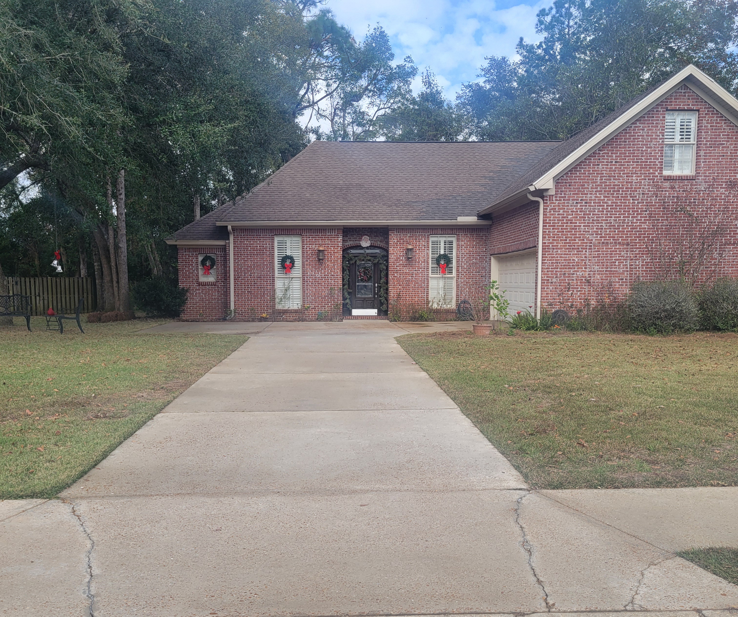 Professional Driveway and Sidewalk Cleaning Completed in Fairhope, AL
