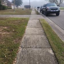 Professional-Driveway-and-Sidewalk-Cleaning-Completed-in-Fairhope-AL 2